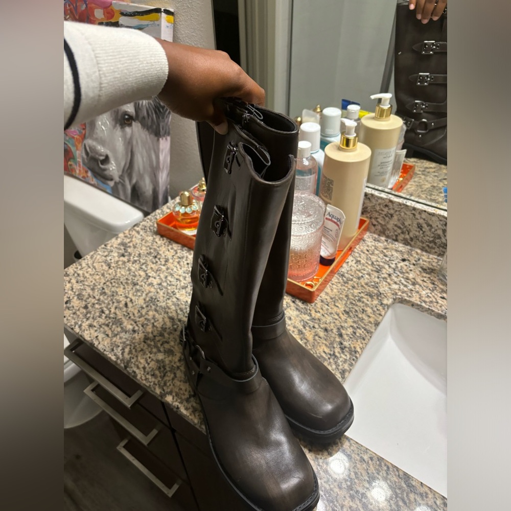 Viral target moto boots